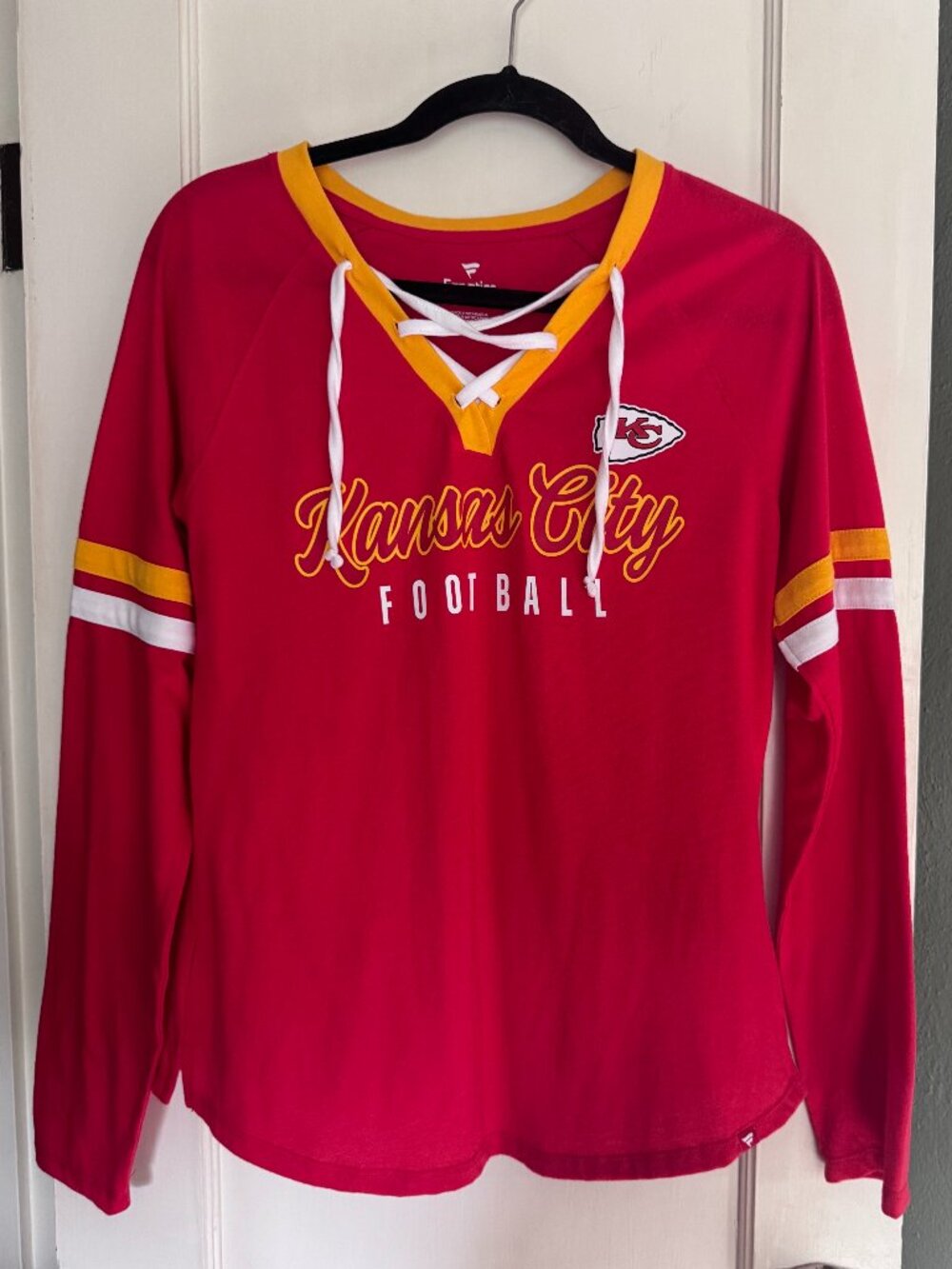 Kansas City Chiefs women's lace-up long sleeve red shirt M